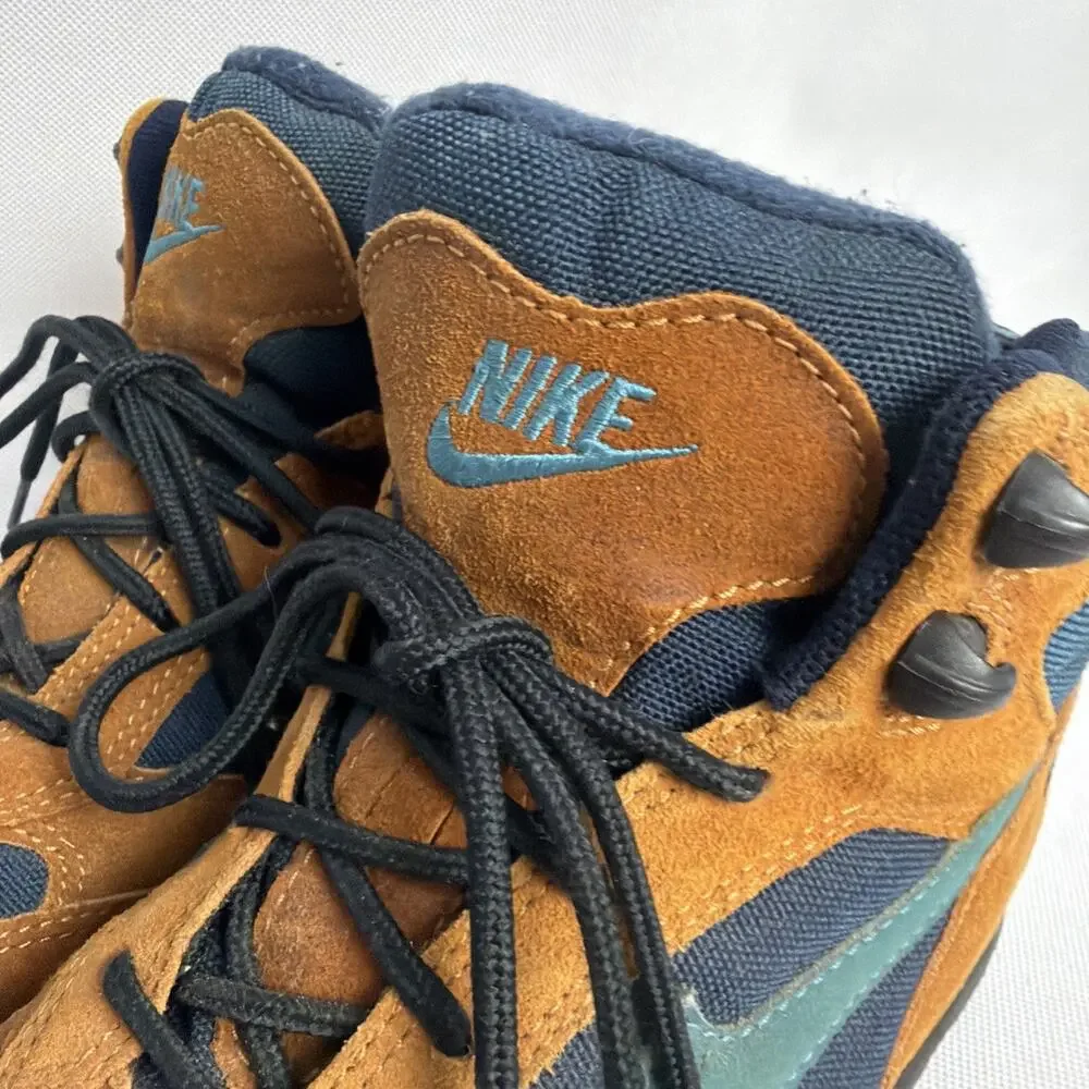 Vintage 1995 Nike ACG Hiking Boots Brown Navy Blue Suede 950204-IA Mens 7.5